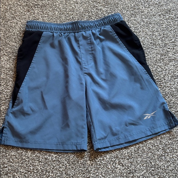 Shorts boys size 10-12 - Picture 3 of 17